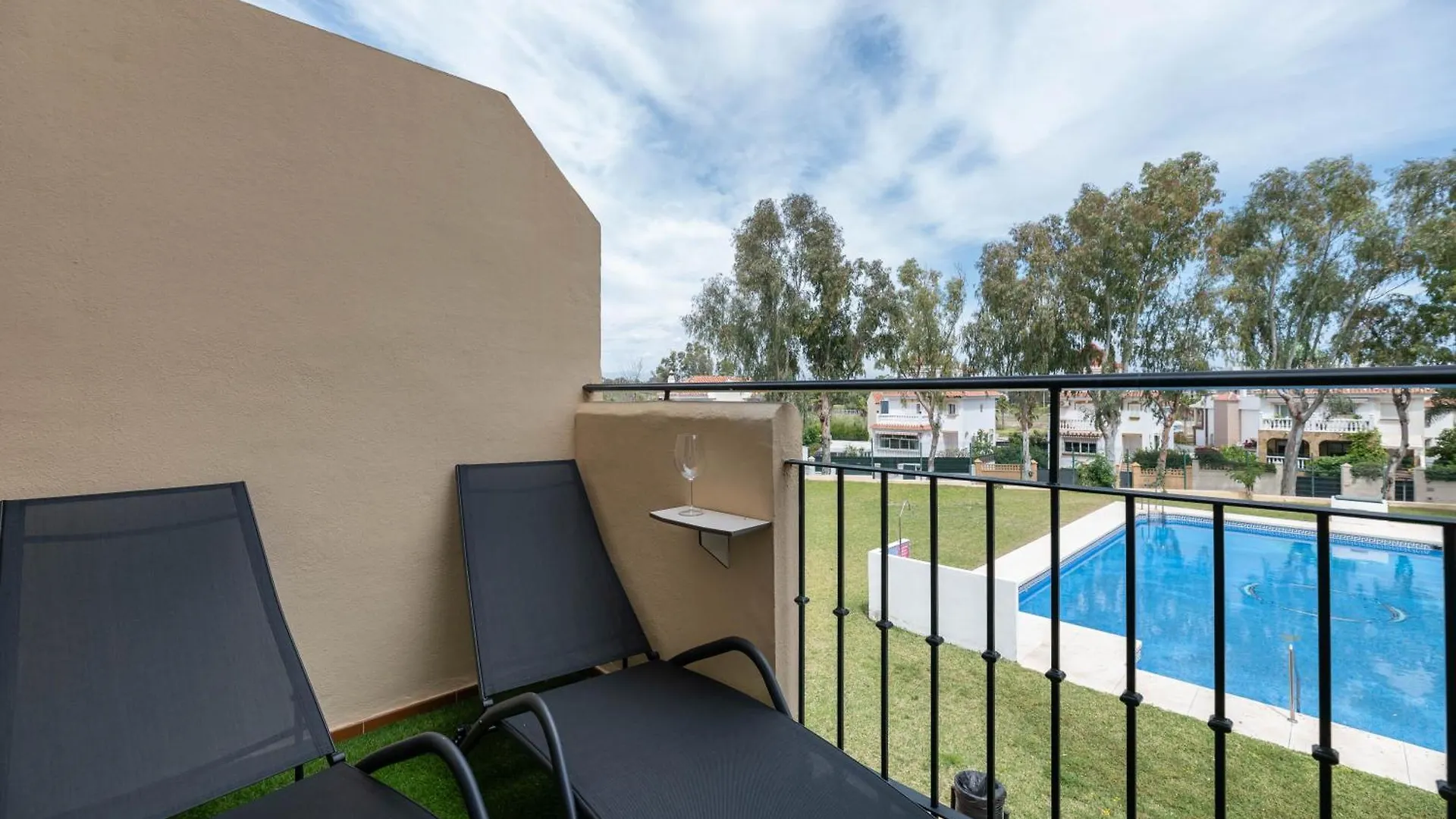 Los Alamos - Paraiso Playa - Free Parking Torremolinos Spain